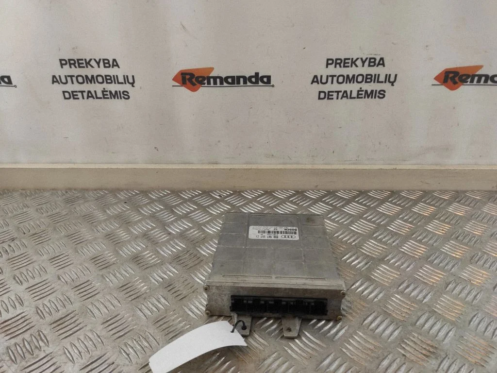 Dzinēja vadības bloks 8D0907557CX