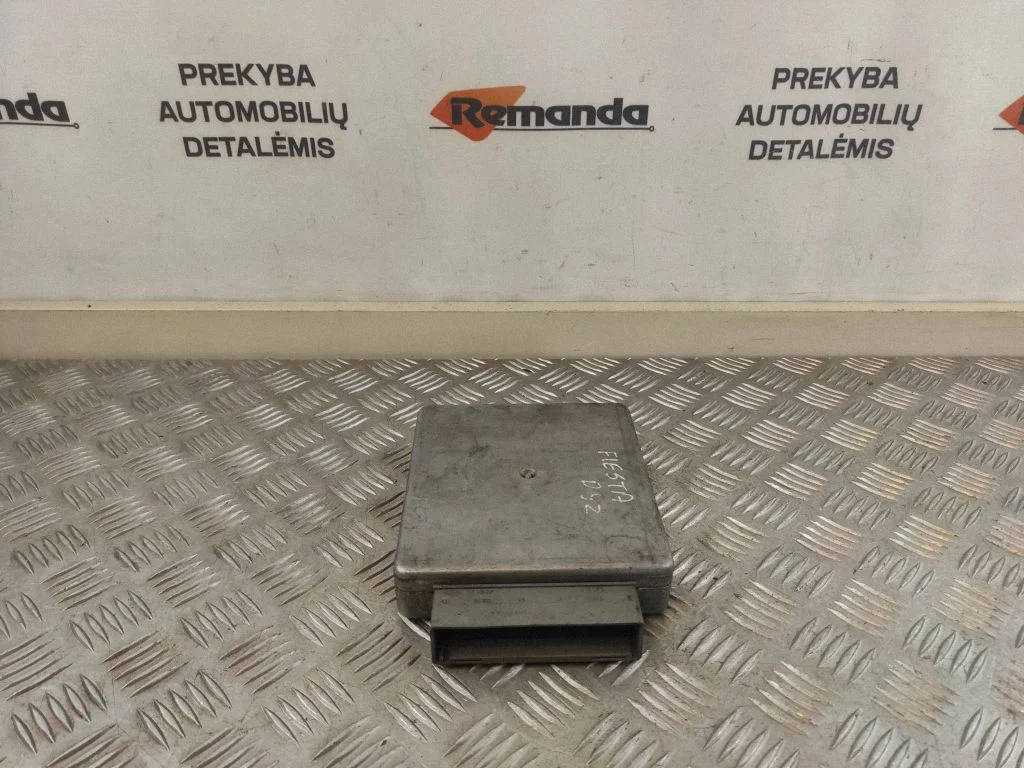 Variklio valdymo blokas