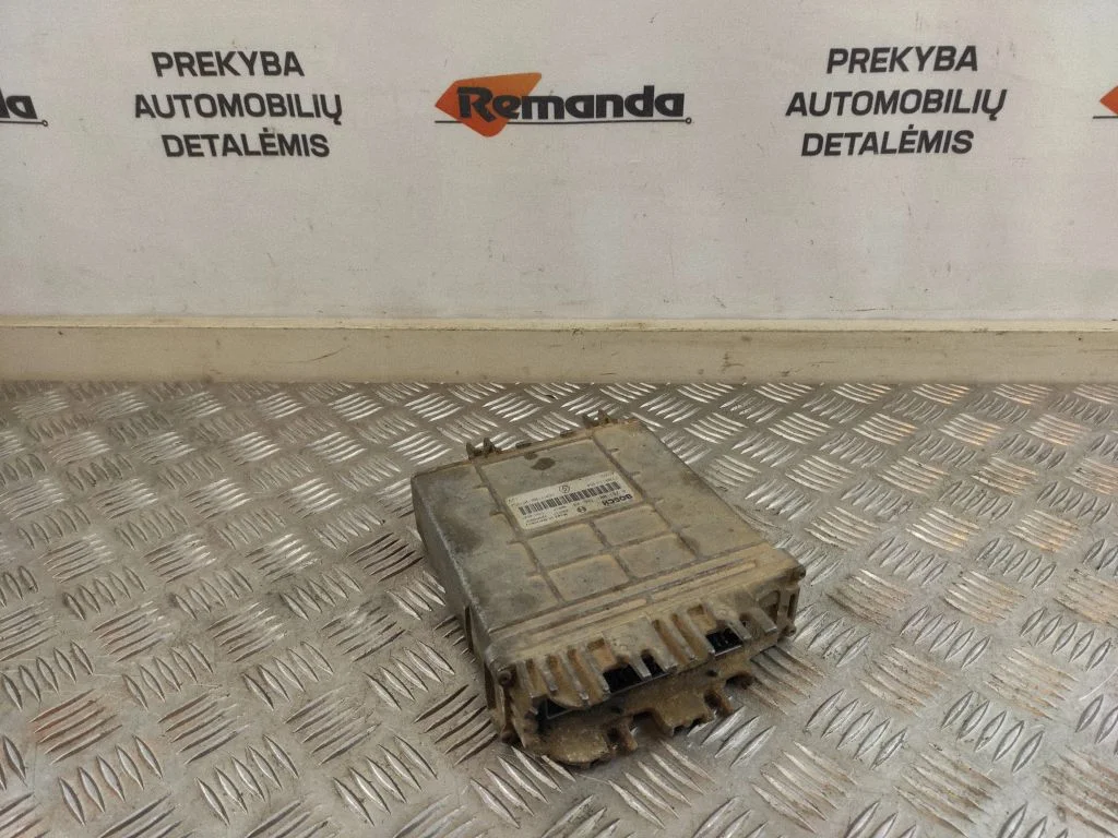 Variklio valdymo blokas