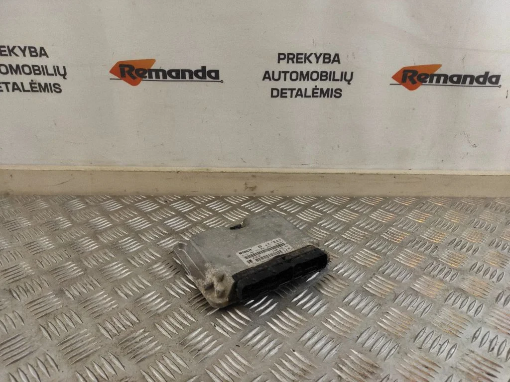 Variklio valdymo blokas