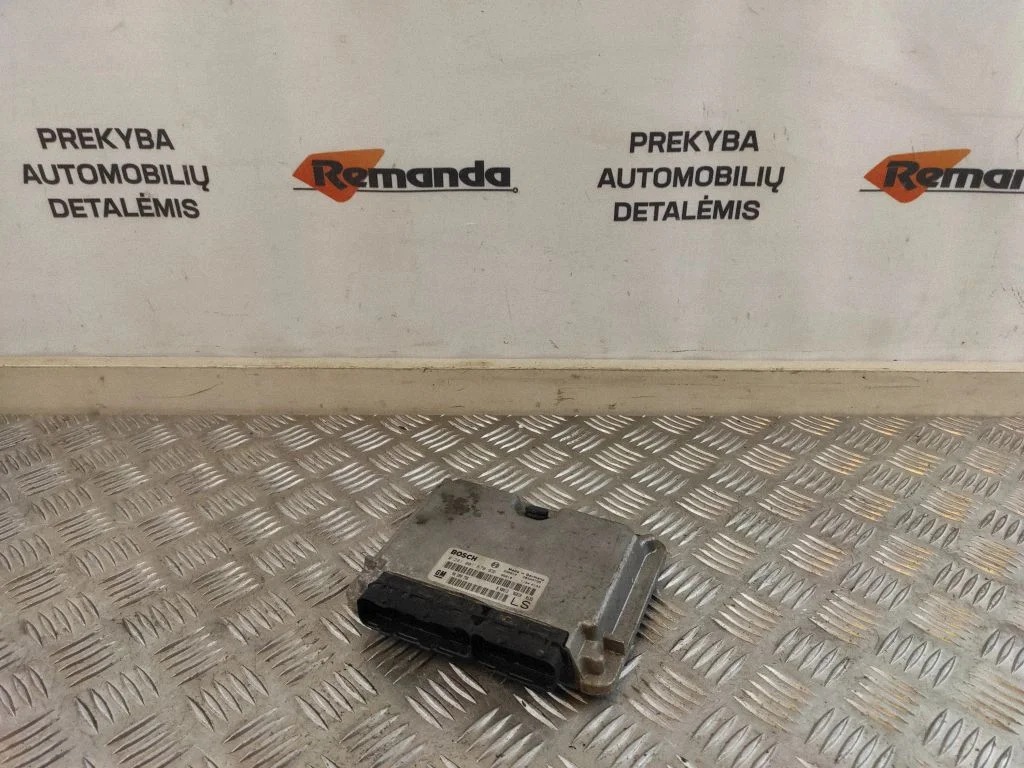 Variklio valdymo blokas