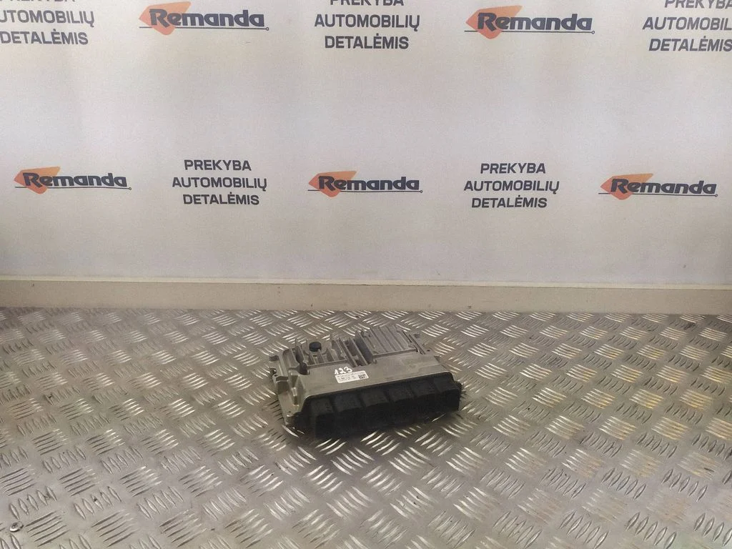 Variklio valdymo blokas
