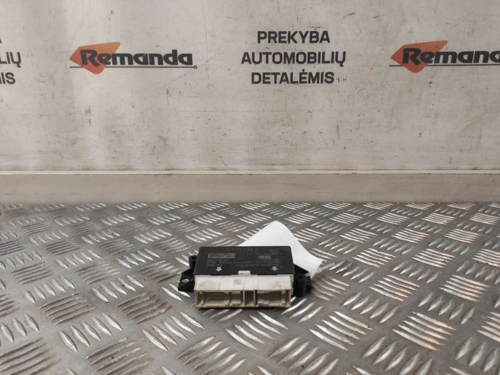 Parkavimo (PDC) daviklių valdymo blokas