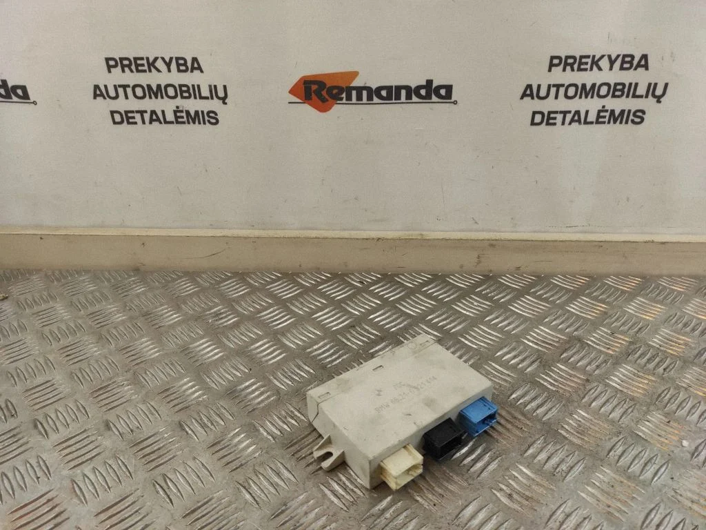 Parkošanās (PDC) sensoru vadības bloks – BMW 5. sērija E39 (1996-2003)