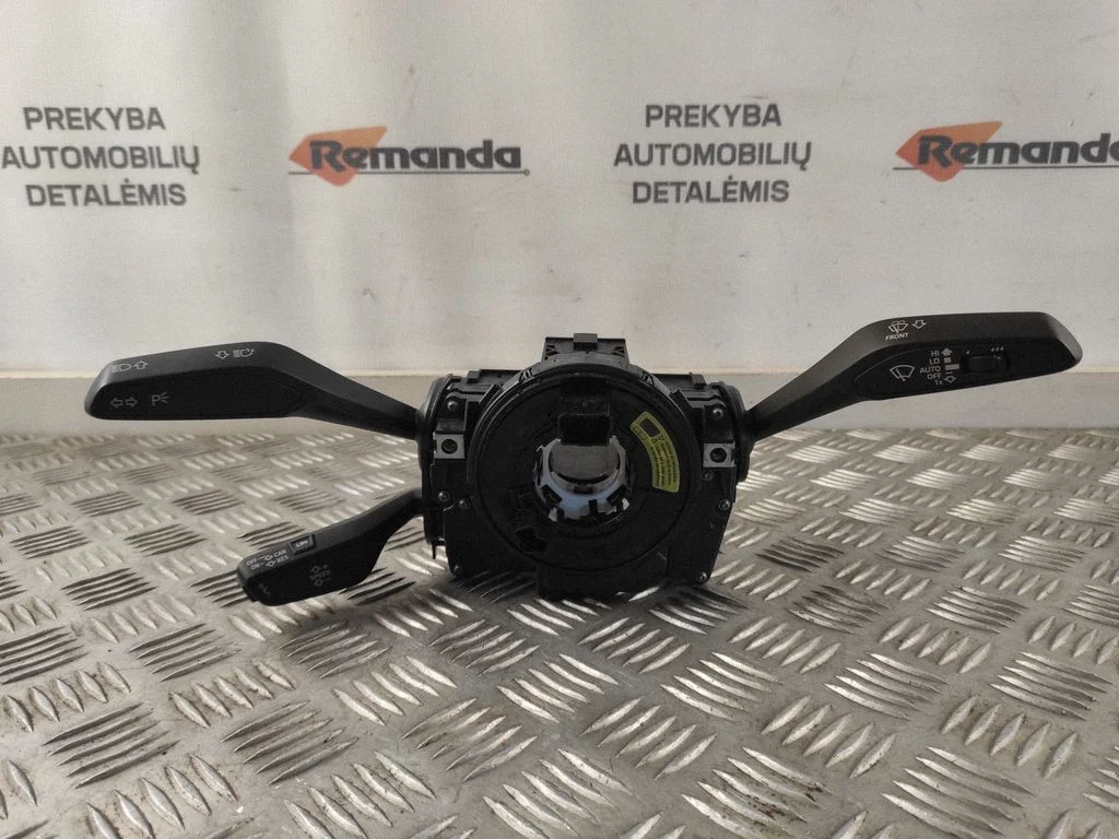 Sviru komplekts 8S0907129AG