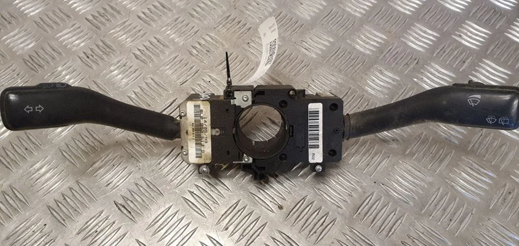 Wiper turn signal indicator stalk/switch 8L0953513G
