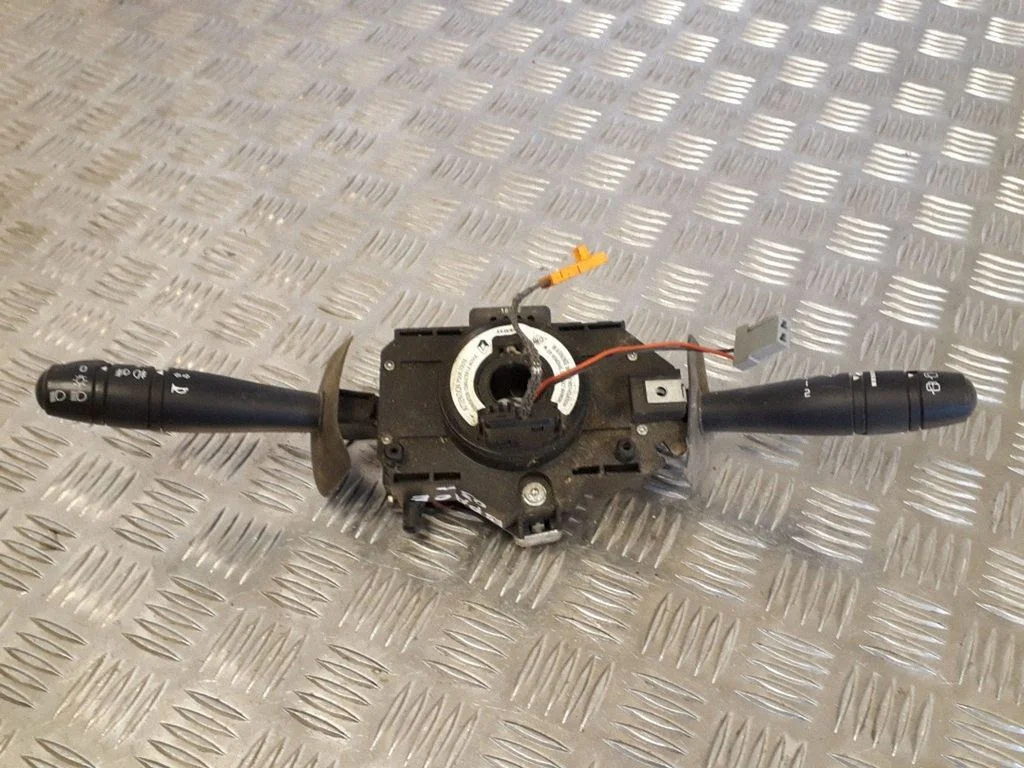 Wiper turn signal indicator stalk/switch 6025313009