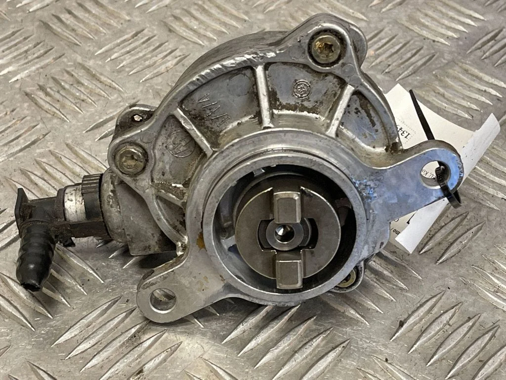 Vacuum pump 8200102535