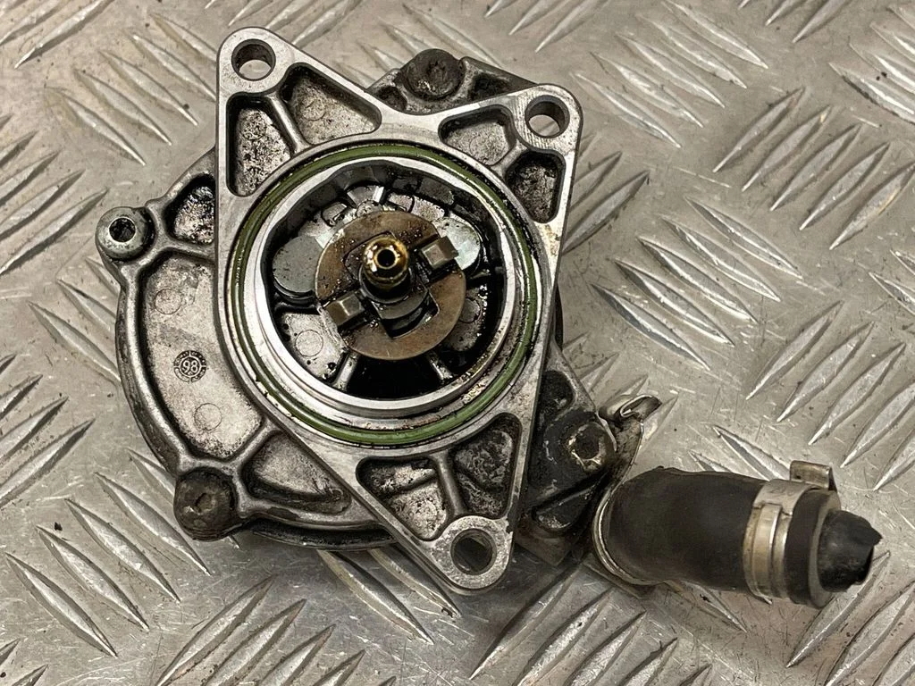 Vacuum pump – Audi A6 Allroad C5 (1999-2005)