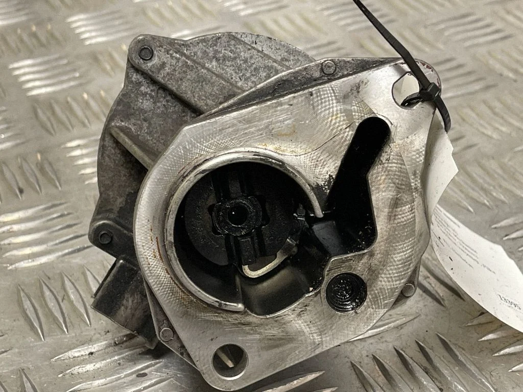 Vacuum pump 72238912