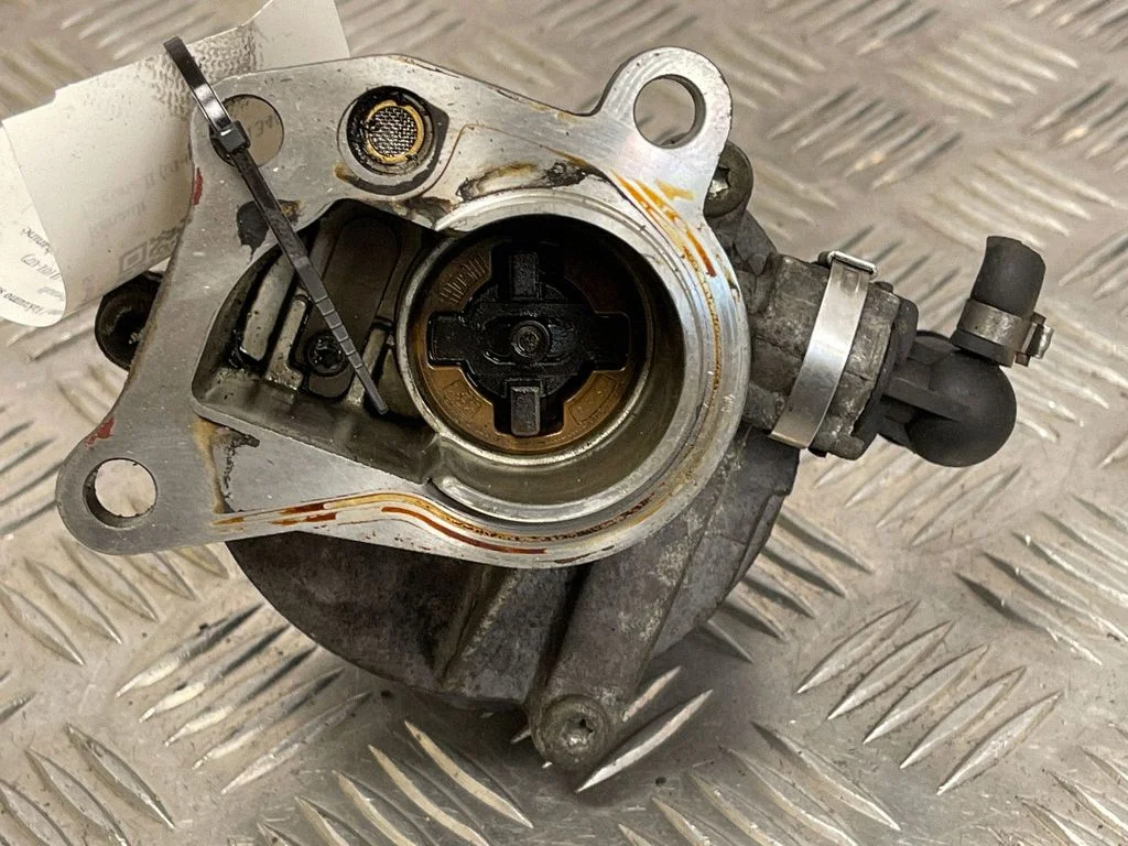 Vacuum pump D163451323