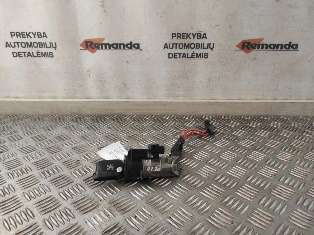 Aizdedzes slēdzene 9635262680