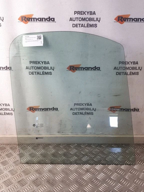 Pagrindinis priekinių durų stiklas (keturdurio)