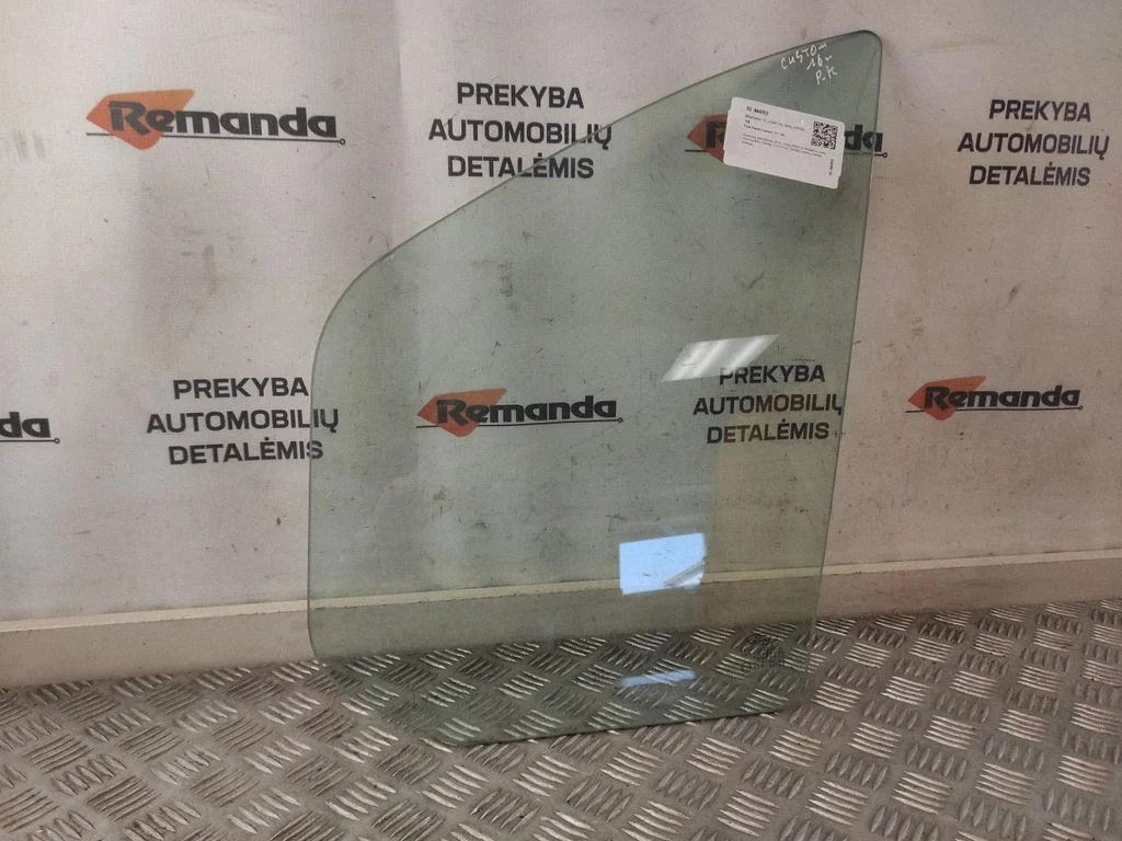 Mažasis "A" priekinių durų stiklas (keturdurio)