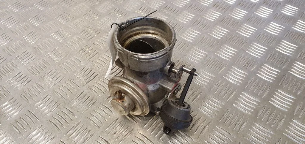 EGR valve 070128073