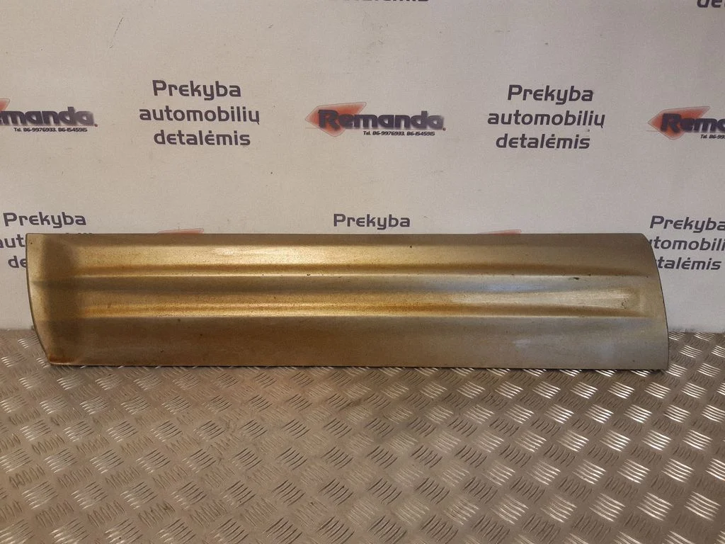 Apdaila priekinių durų (moldingas)