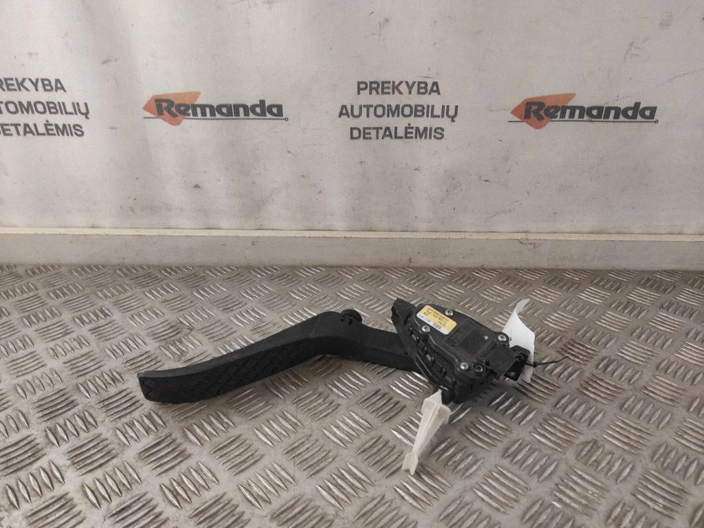 Akseleratora pedālis 7L0723507D