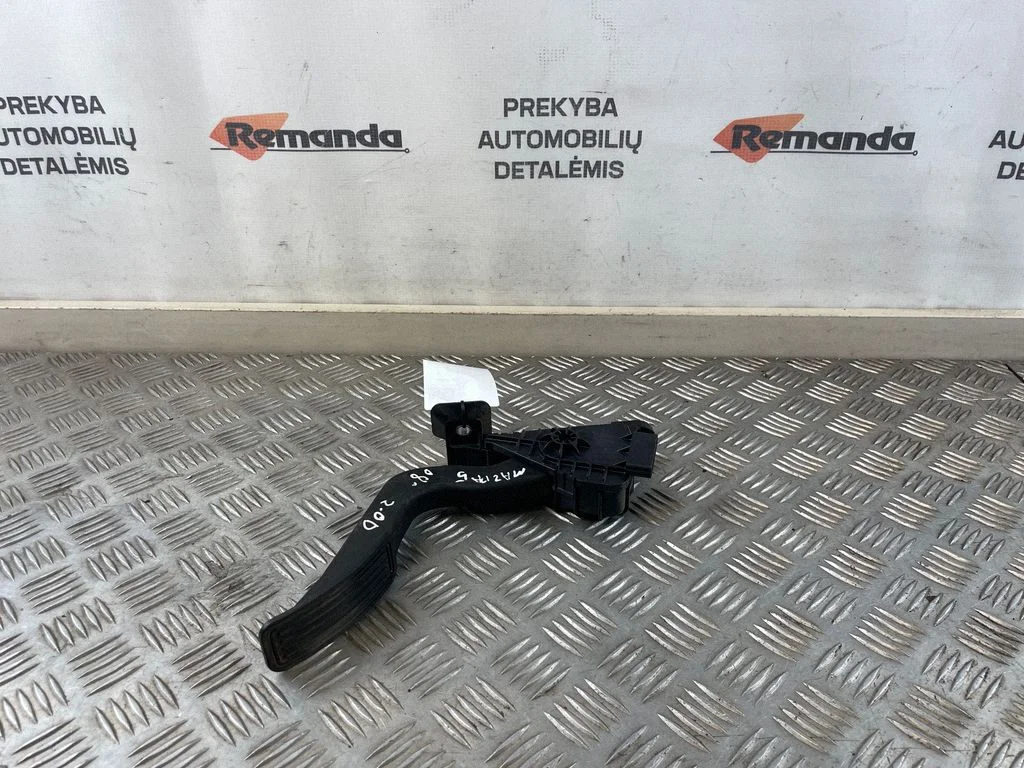 Accelerator throttle pedal CC3041600