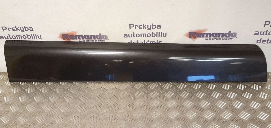 Apdaila priekinių durų (moldingas)