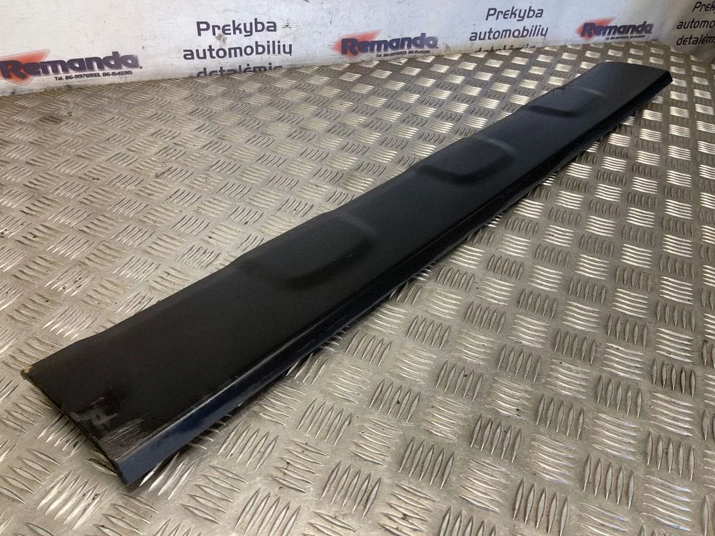 Apdaila priekinių durų (moldingas)