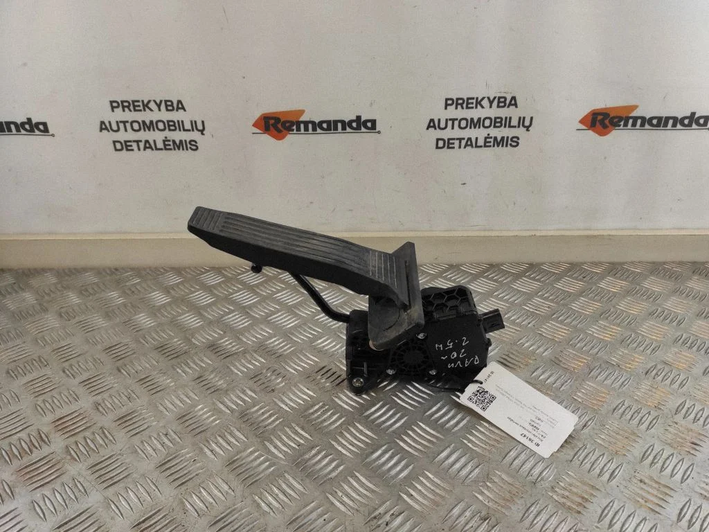 Accelerator throttle pedal 7811033140