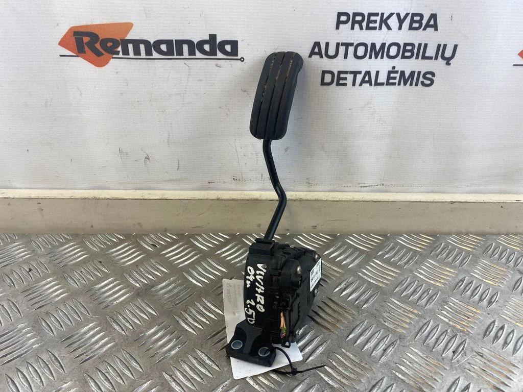 Accelerator throttle pedal – Opel Vivaro (2001-2014)