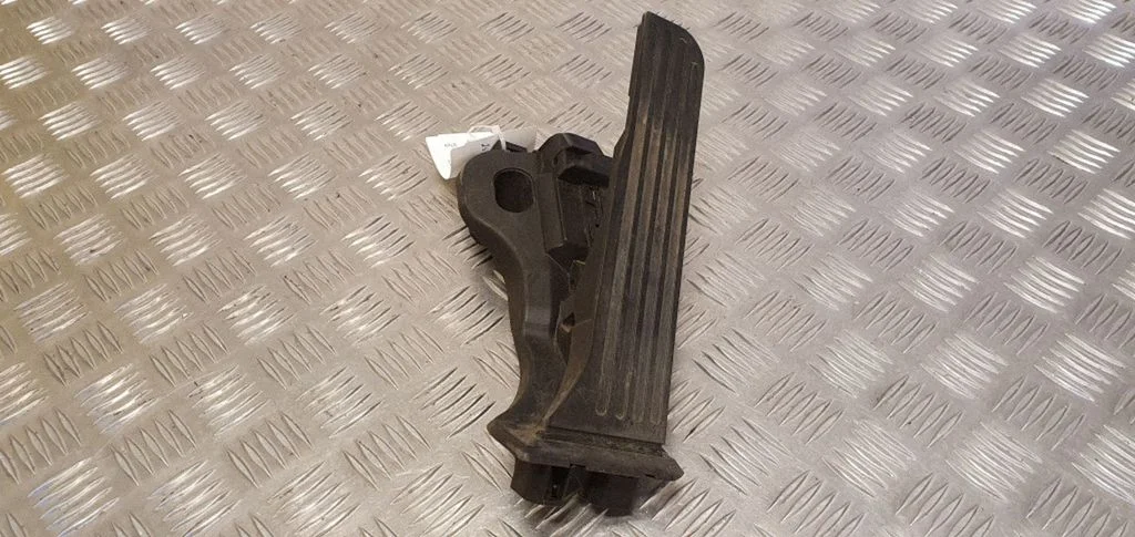 Accelerator throttle pedal 1K1721503L