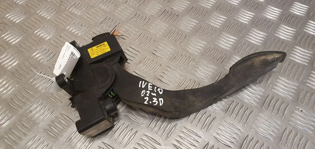 Accelerator throttle pedal – Iveco Daily 3rd gen (2000-2006)