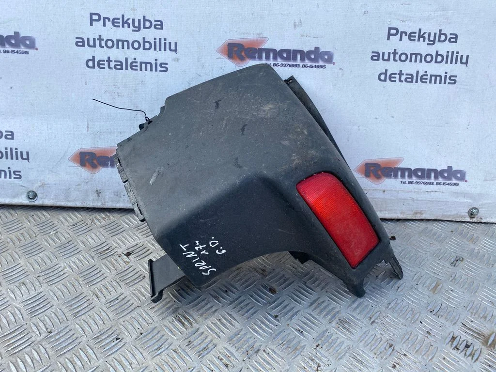 Kampinė galinio bamperio dalis
