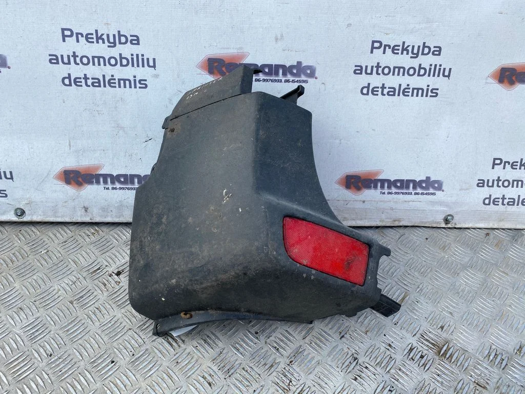 Kampinė galinio bamperio dalis