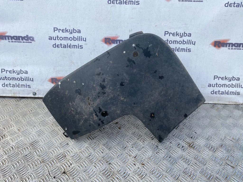 Kampinė galinio bamperio dalis