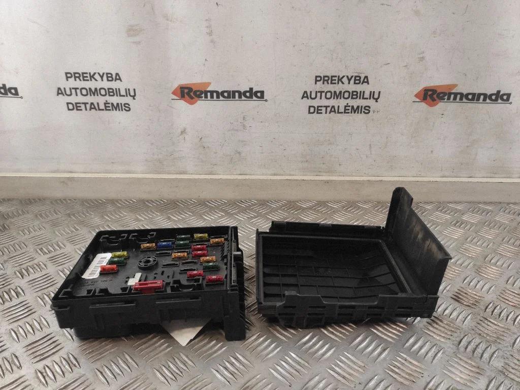 Fuse box set 3C0937125A