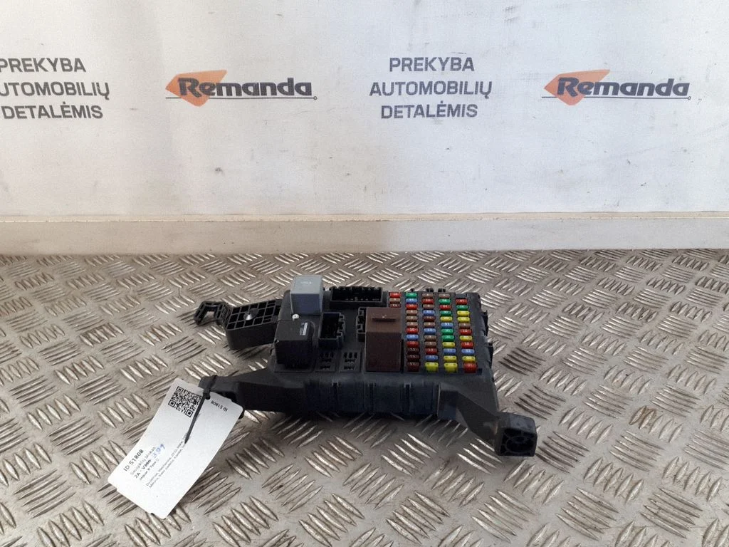 Drošinātāju bloks 8X4314A073AA