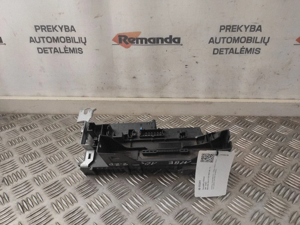 Drošinātāju bloks 016706581A