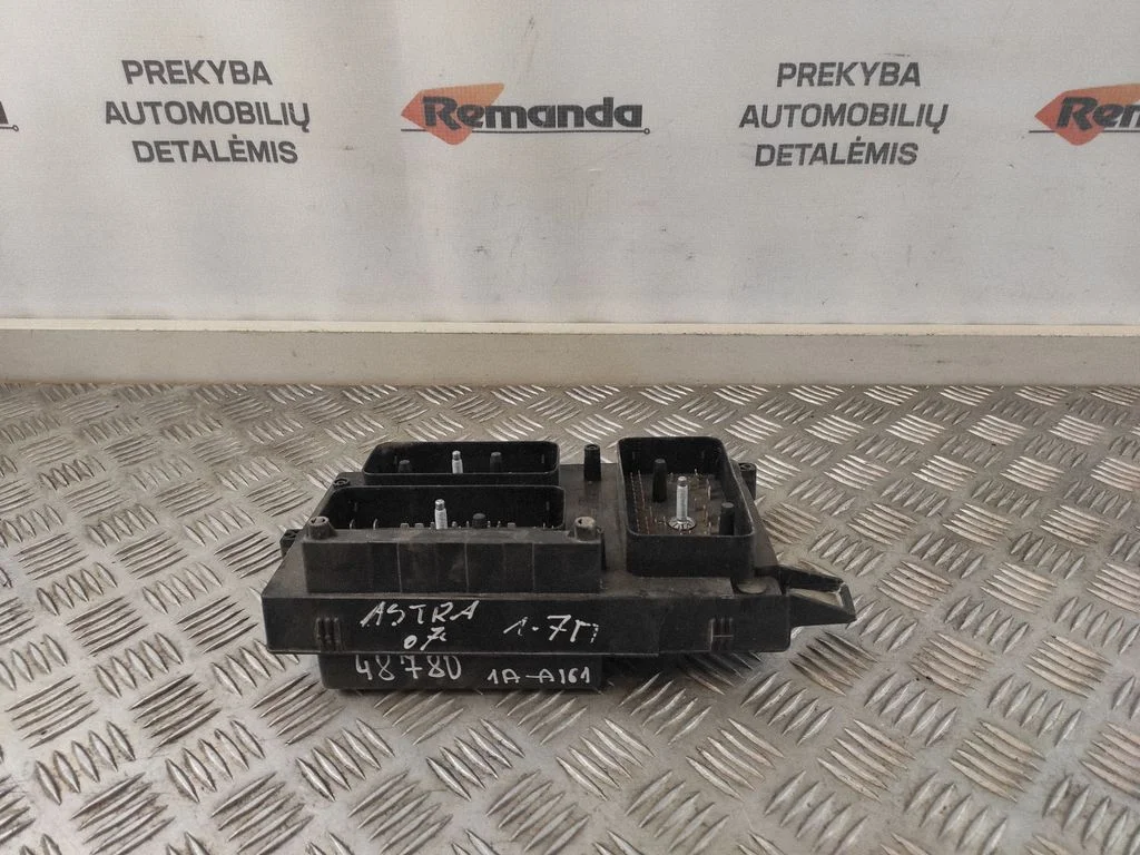 Fuse module – Opel Astra H (2004-2012)
