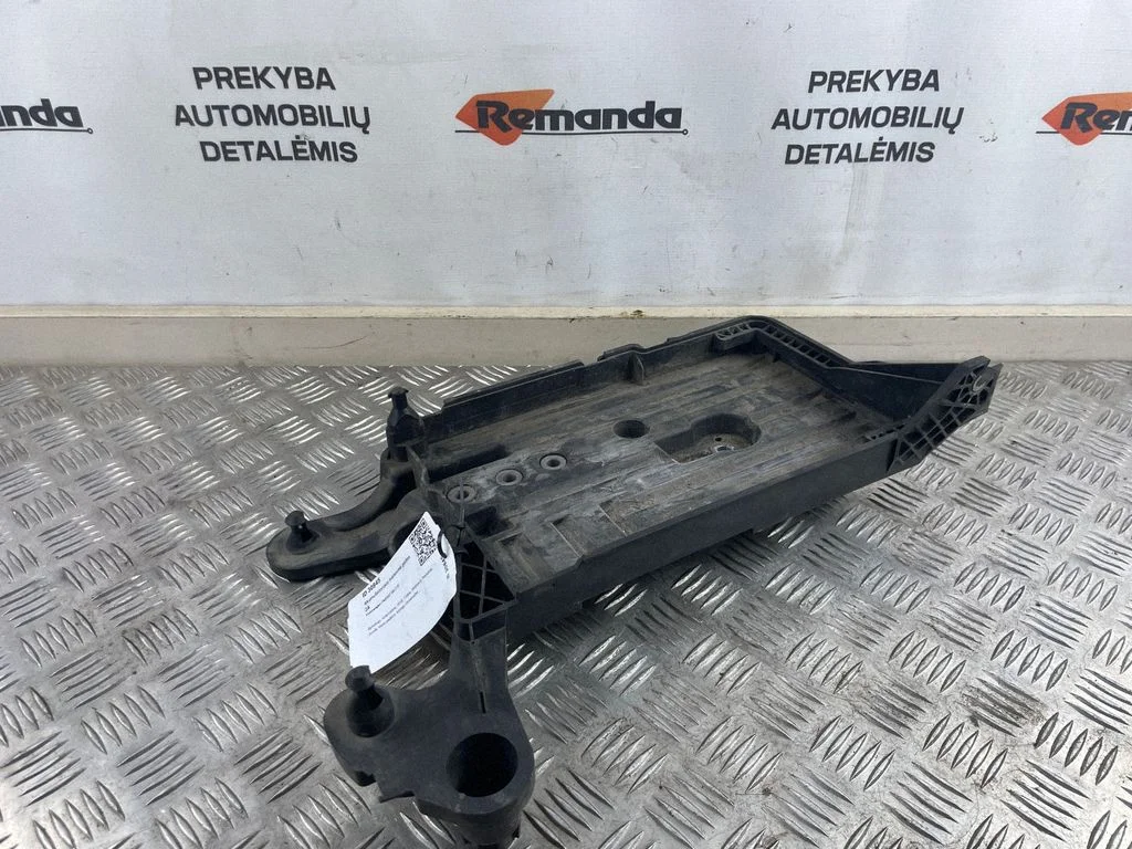 Battery tray – Volkswagen Passat B7 USA (2012-2019)