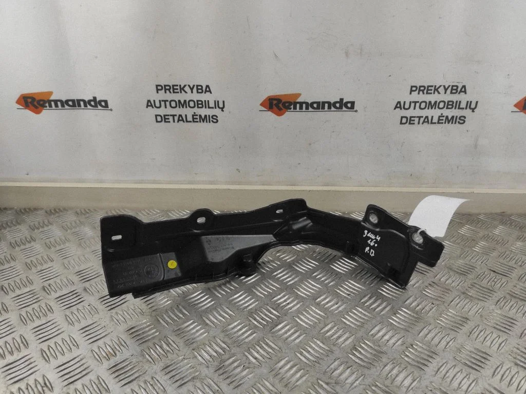 Kita variklio skyriaus detalė