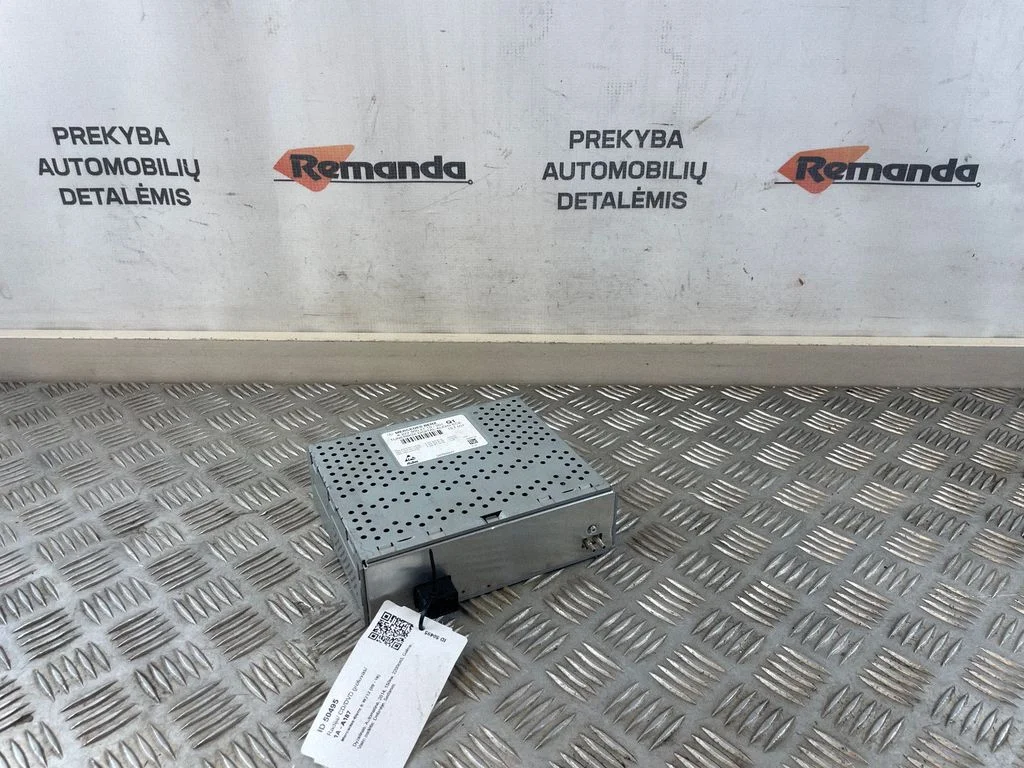 Radio/CD/DVD atskaņotājs/navigācija A2229002710