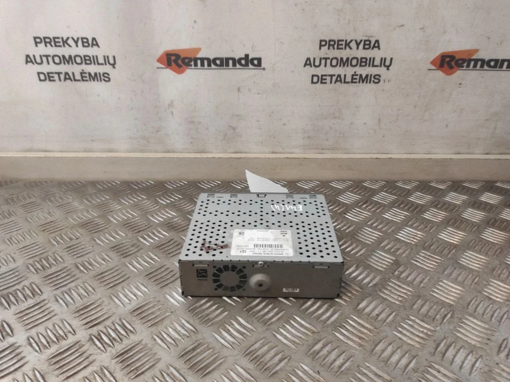 Radio/CD/DVD atskaņotājs/navigācija A2229008911