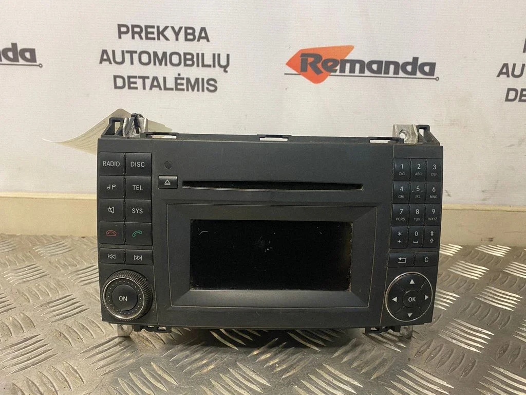 Radio/CD/DVD atskaņotājs/navigācija A1699002000