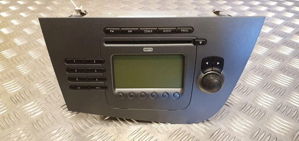 Radio/CD/DVD atskaņotājs/navigācija 7646546366