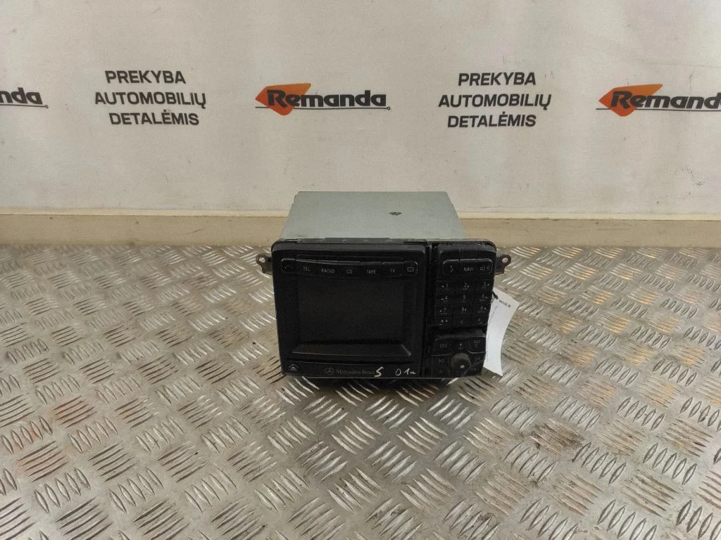 Radio/CD/DVD atskaņotājs/navigācija A2208203789