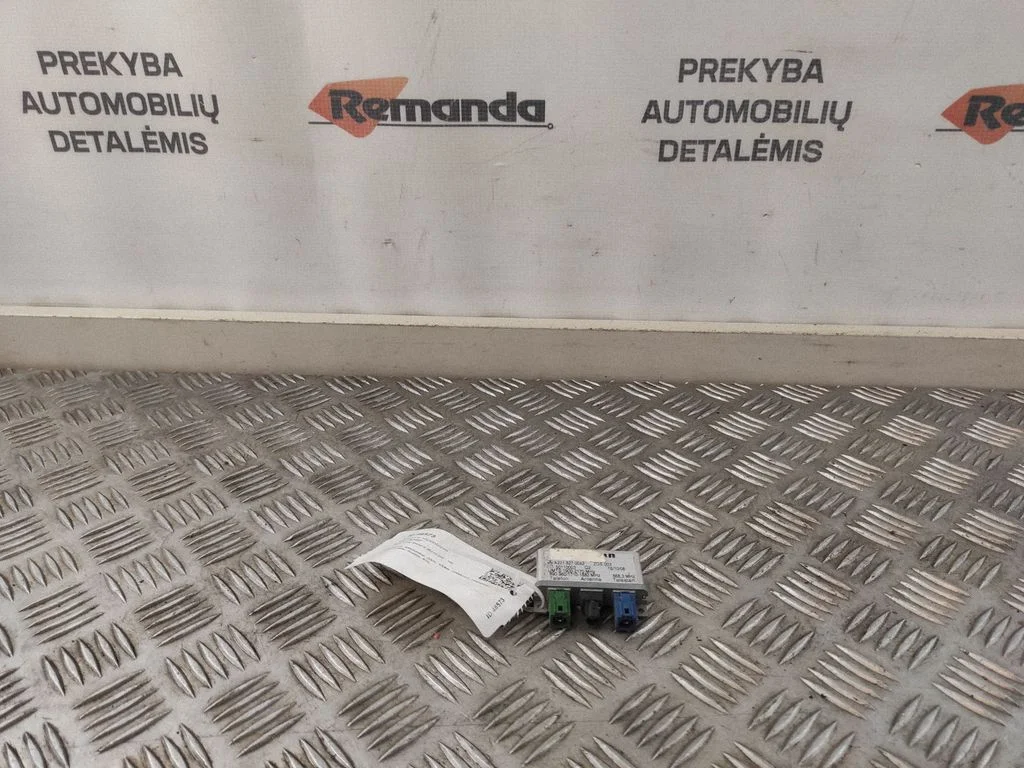 Antenas pastiprinātājs 8K0937517A