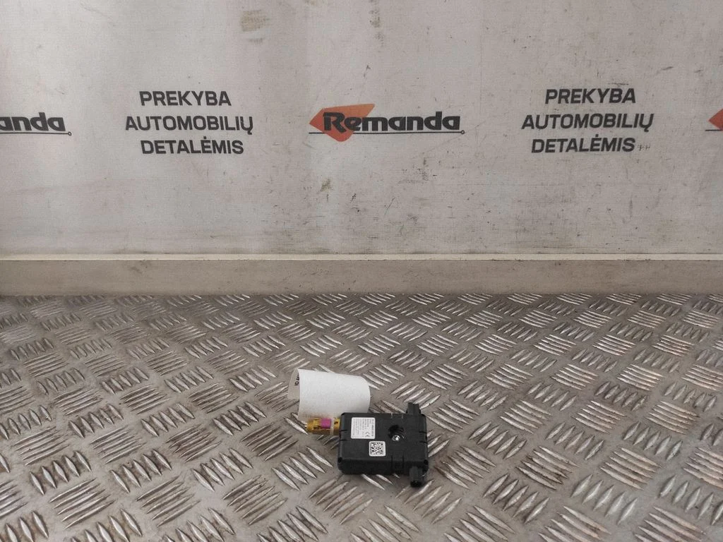 Wzmacniacz antenowy – BMW Seria 3 G20 G21 (2019-)