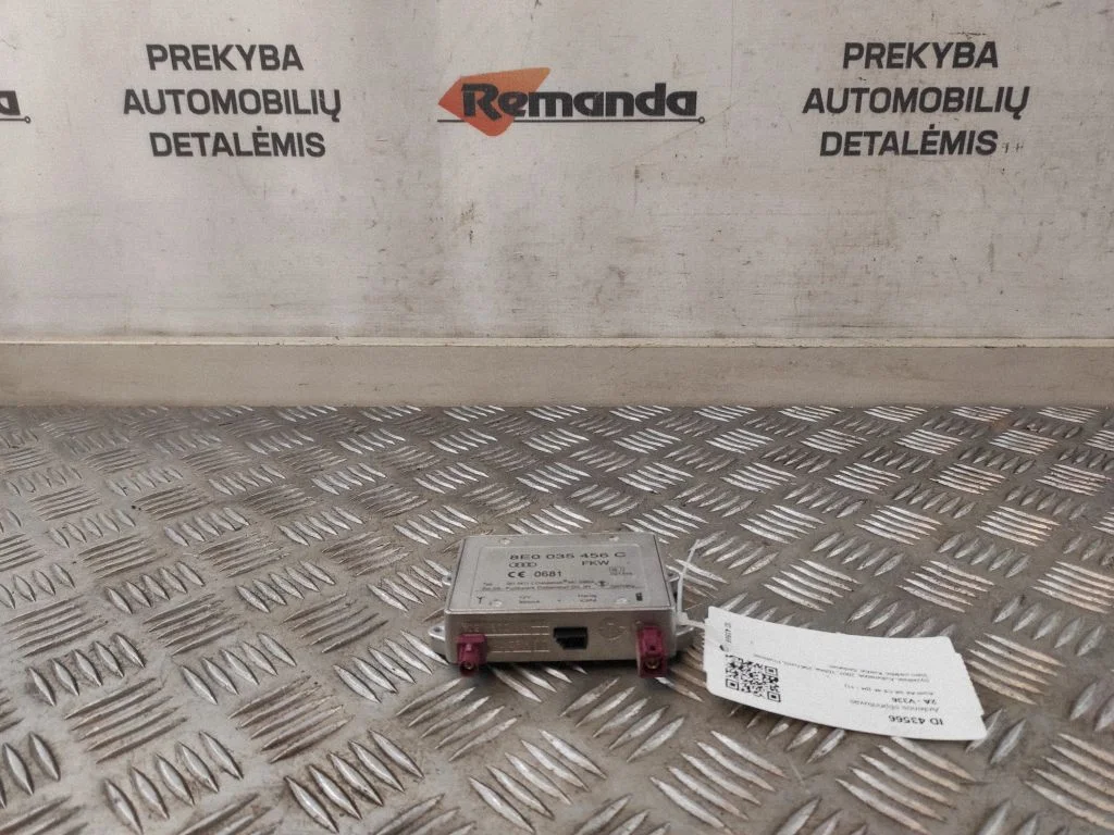Wzmacniacz antenowy 8E0035456C
