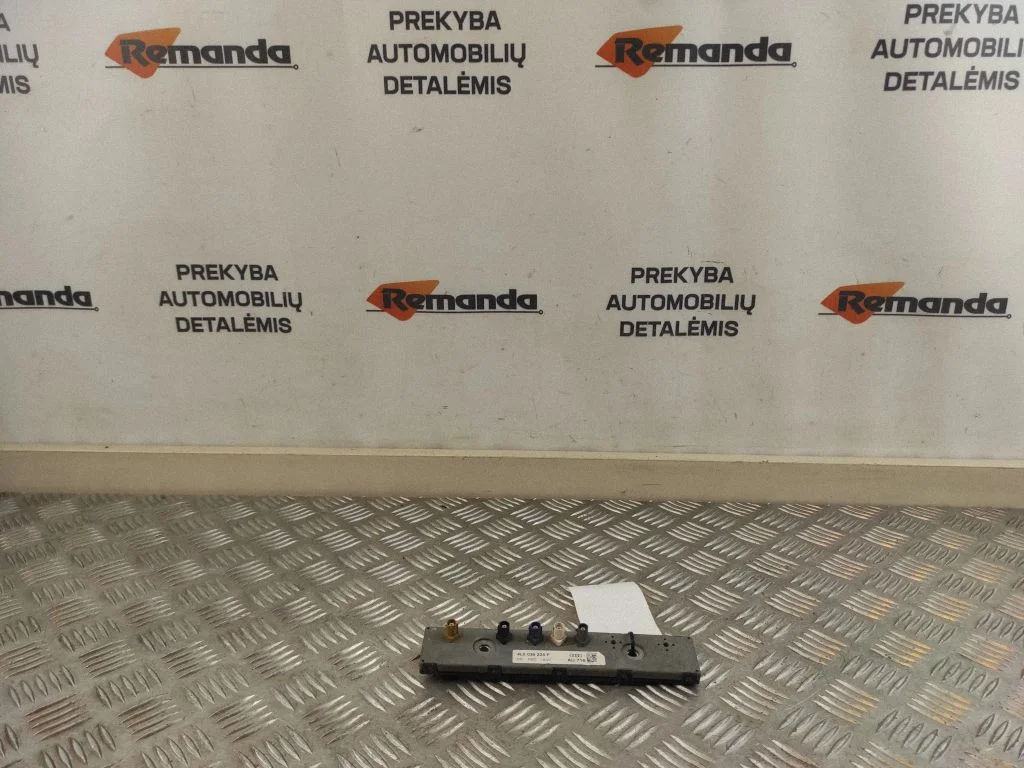 Aerial antenna amplifier – Audi Q7 4L (2005-2015)