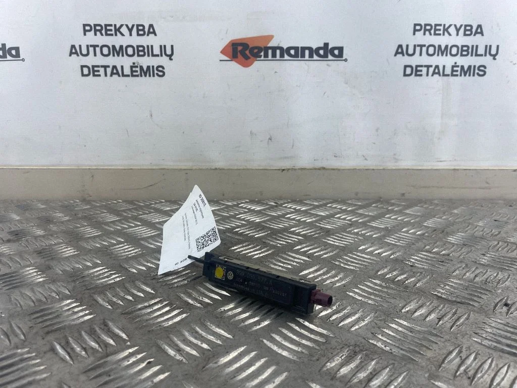 Antenas pastiprinātājs – Volkswagen Passat B7 USA (2012-2019)
