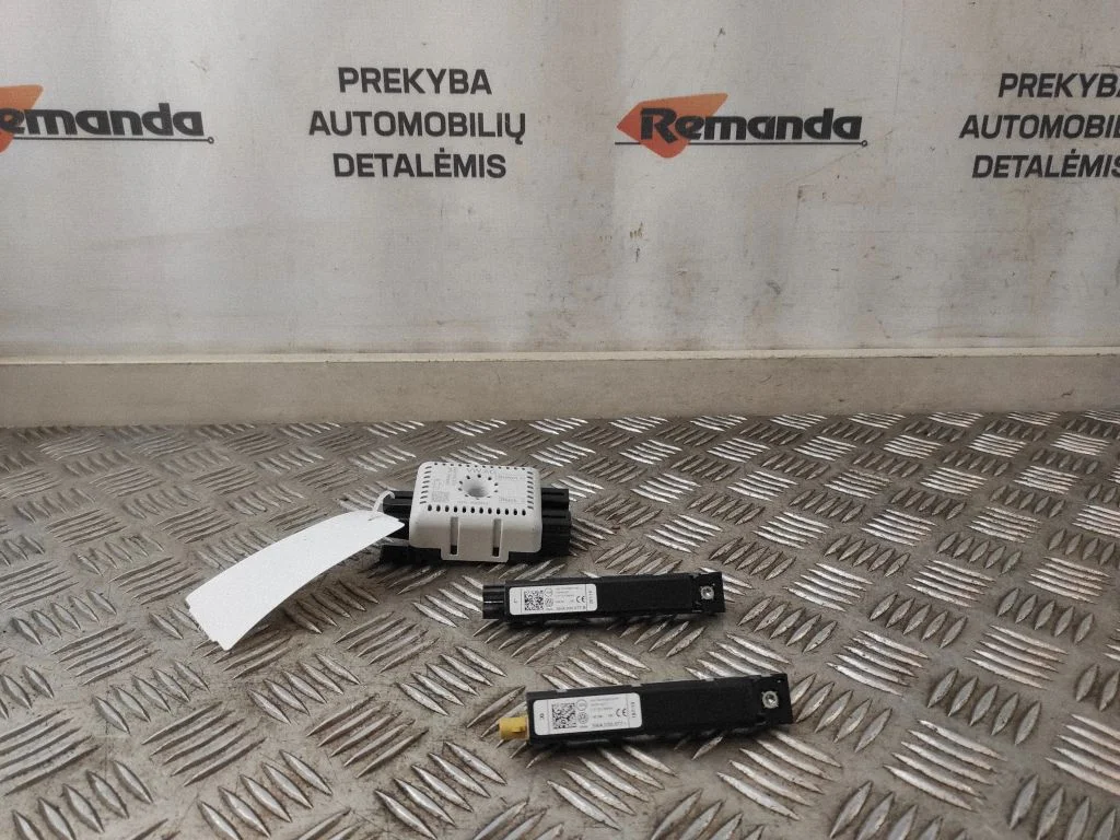 Antenas pastiprinātājs 5Q0035570
