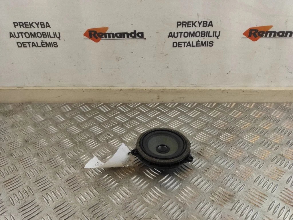 Skaļrunis (-ņi) priekšējās durvīs 65139240642