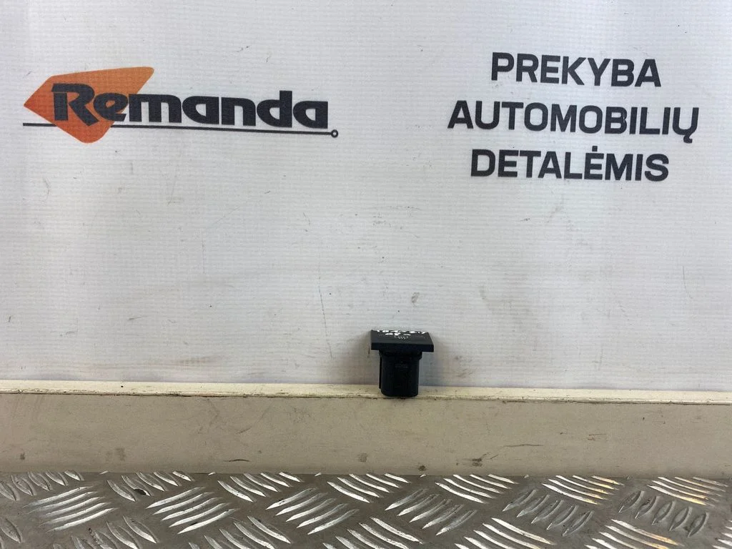 Stikla apsildes slēdzis